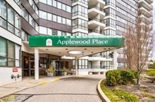 601-1333 Bloor St, Mississauga, ON, L4Y3T6 | Card Image