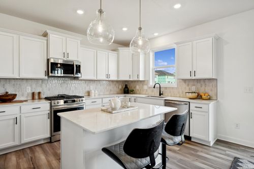 8885 Periwinkle Blvd, Woodbury, MN, 55129-6407 | Card Image