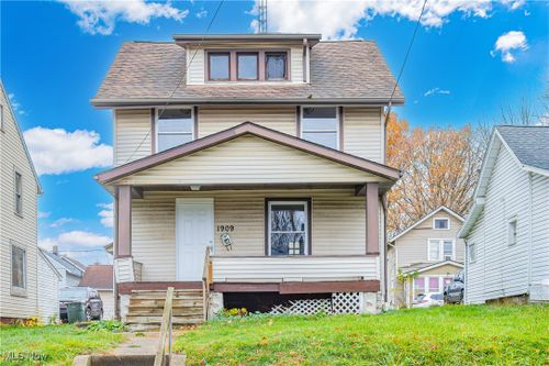 1909 Maple Avenue Ne, Canton, OH, 44714 | Card Image