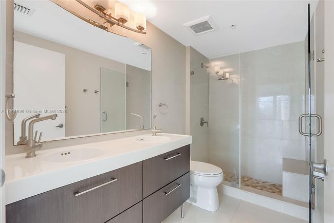 APT-1710 - 9055 Sw 73 Rd Ct, Condo with 2 bedrooms, 2 bathrooms and null parking in Pinecrest FL | Image 11