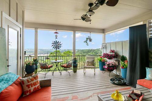 1025 Roanoke Ln, Kerrville, TX, 78028-2746 | Card Image