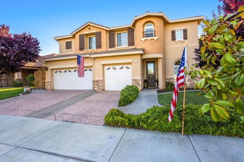 211 Las Palmas Street, Los Banos, CA, 93635 | Card Image