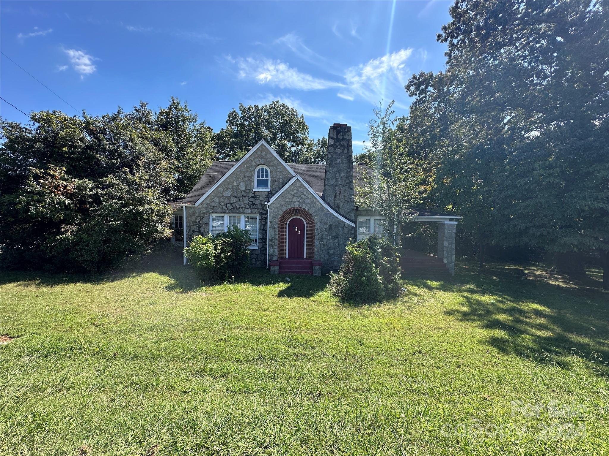 Center St, Hickory, NC 28601