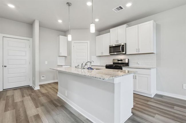 2155 Beachcomber Dr, House other with 3 bedrooms, 3 bathrooms and 2 parking in Kemah TX | Image 8