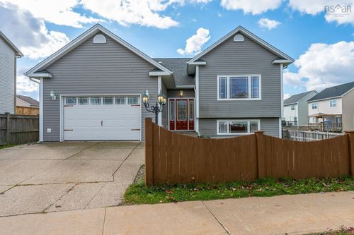 14 Marshall St, Dartmouth, NS, B2X0A8 | Card Image