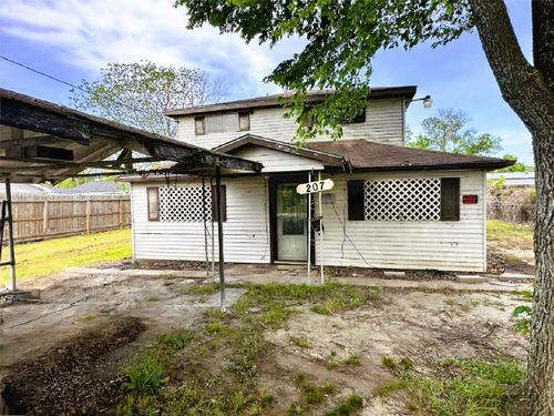 207 S 5th St, Highlands, TX, 77562-3603 | Card Image