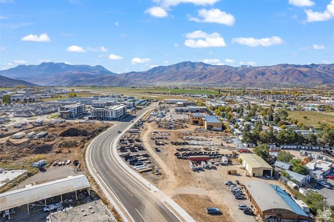 Aerial view with a mountain view | Image 5