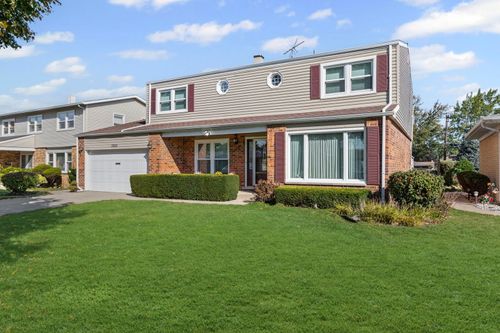 1822 W Pheasant Trl, Mount Prospect, IL, 60056-4557 | Card Image