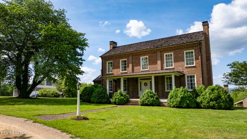 2590 Day Rd, Strawberry Plains, TN, 37871-3312 | Card Image