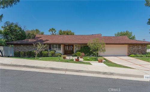 20250 Allentown Dr, Woodland Hills, CA, 91364-3514 | Card Image
