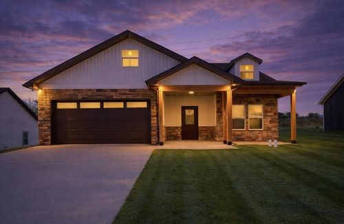 779 Vine Dr, Holts Summit, MO, 65043-4401 | Card Image