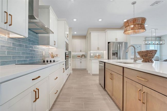 987 Fiesta Key Cir, House other with 2 bedrooms, 2 bathrooms and null parking in LADY LAKE FL | Image 14