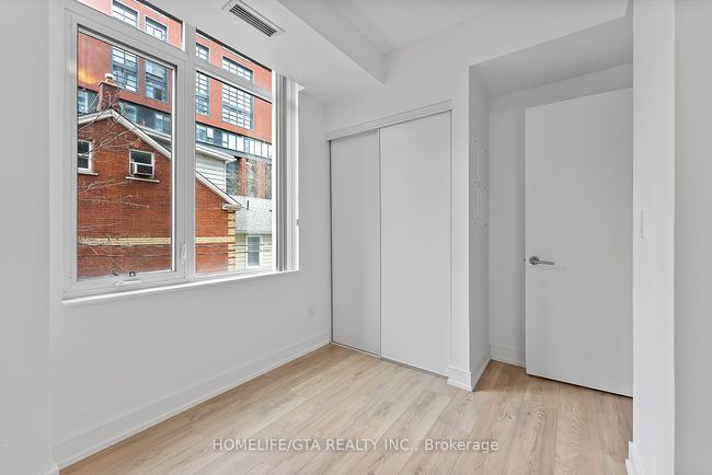 215 - 525 Adelaide St W, Condo with 3 bedrooms, 2 bathrooms and 1 parking in Toronto ON | Image 22
