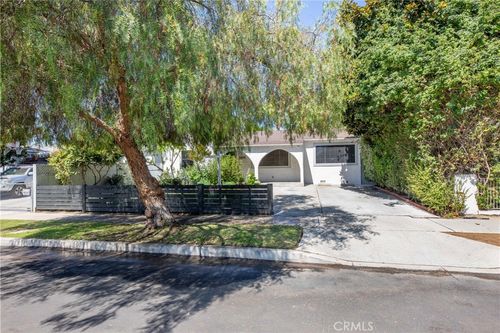 5835 Denny Ave, North Hollywood, CA, 91601-5493 | Card Image