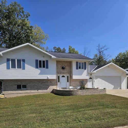 516 N East St, Blue River, WI, 53518-9219 | Card Image