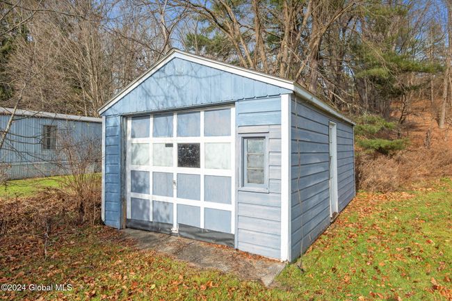 Garage | Image 27