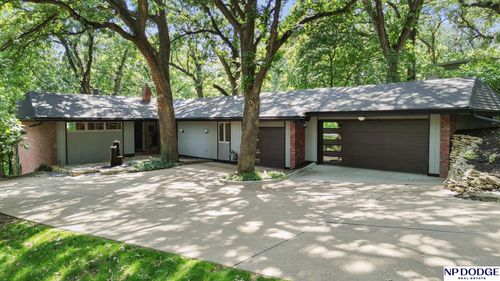 9323 Oak Street, Omaha, NE, 68124 | Card Image