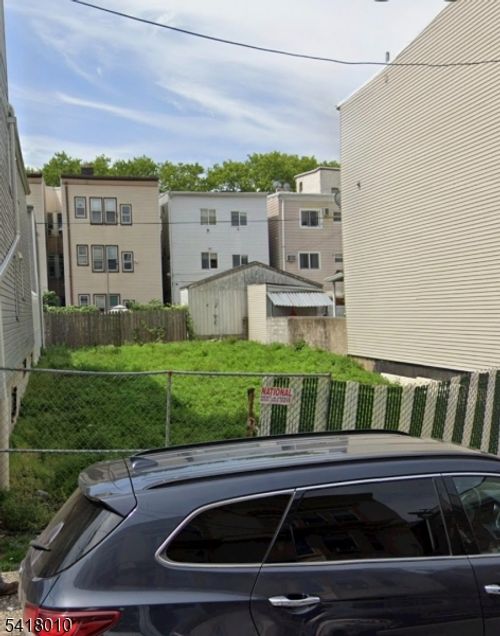 250 Elm St, Newark, NJ, 07105-2610 | Card Image