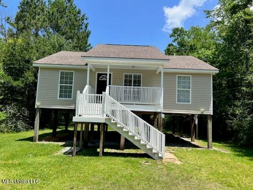 6038 W Adams St, Bay Saint Louis, MS, 39520-8356 | Card Image
