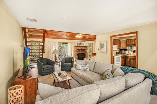 5b-75 Stonehurst Manor Rd, North Conway, NH, 03860 | Card Image