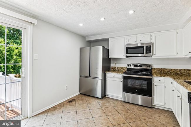 8241 Appalachian Dr, Townhouse with 3 bedrooms, 3 bathrooms and null parking in PASADENA MD | Image 6