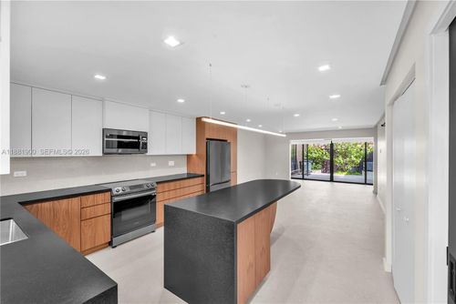 2211-2211 Ne 122nd St, North Miami, FL, 33181-2910 | Card Image