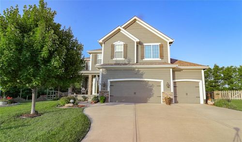 1021 Se Beatty Ct, Blue Springs, MO, 64014-5232 | Card Image
