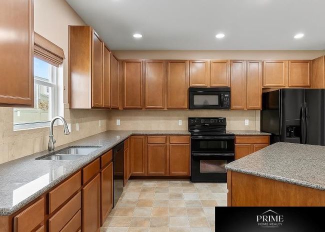 2204 Hummingbird Dr, House other with 5 bedrooms, 4 bathrooms and 3 parking in Bellevue NE | Image 9