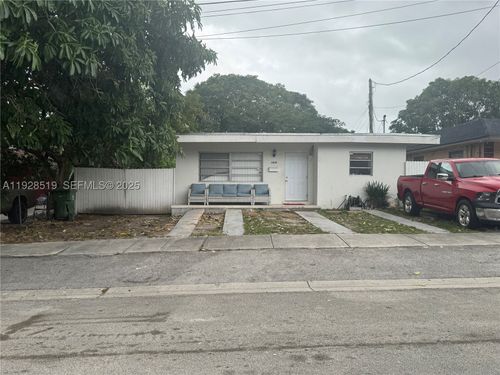 1032 Sw 10th Ave, Miami, FL, 33130-3618 | Card Image