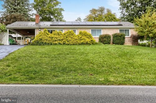 5640 Chambers Hill Rd, HARRISBURG, PA, 17111-3301 | Card Image