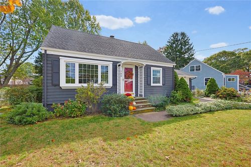 150 Betsey Williams Drive, Warwick, RI, 02889 | Card Image