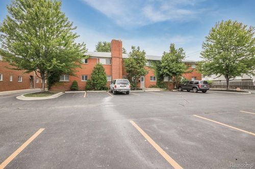 apt-13-629 W Maple Rd, Clawson, MI, 48017-1193 | Card Image