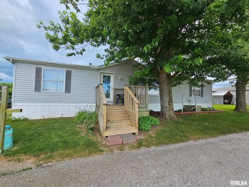 2 Locust Ct, Goodfield, IL, 61742-9651 | Card Image