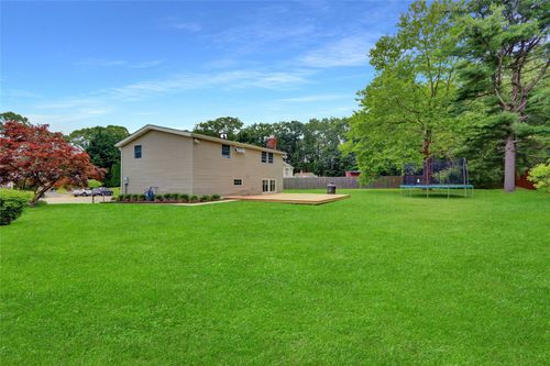 9 Arrowhead Ct, South Setauket, NY, 11720-1358 | Card Image