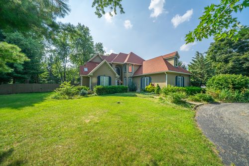 9817 N Hunters Ln, Spring Grove, IL, 60081-8677 | Card Image