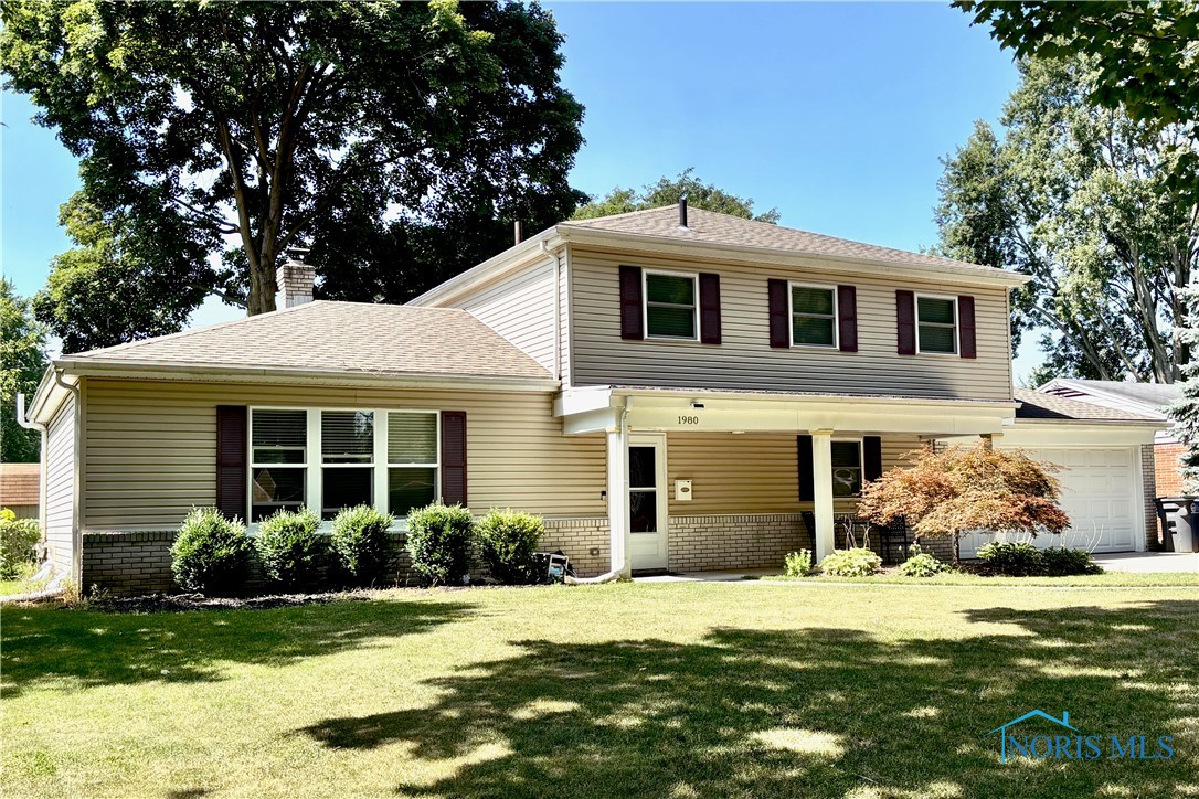 Rose Arbor Dr, Toledo, OH 43614