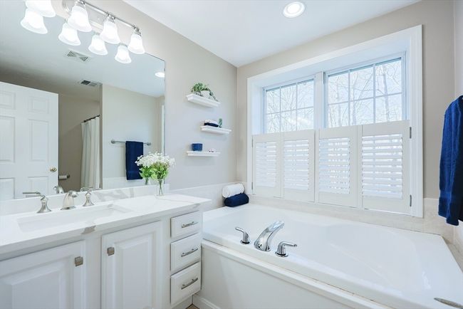 52 Quail Creek Rd, House other with 4 bedrooms, 3 bathrooms and 4 parking in North Attleboro MA | Image 28