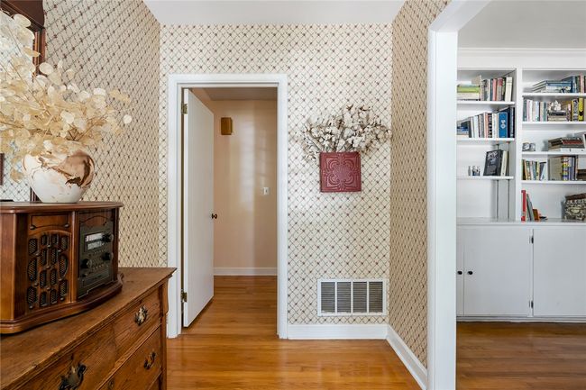 204 Thomas St, House other with 5 bedrooms, 3 bathrooms and null parking in Clemson SC | Image 5