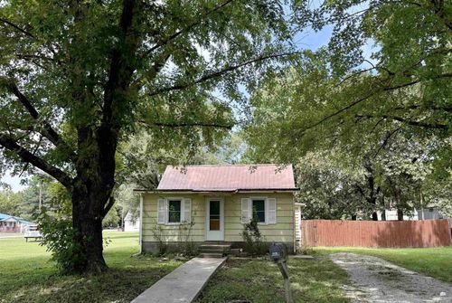 606 Stevens St, Council Grove, KS, 66846-1170 | Card Image