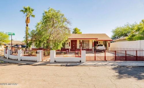 2501 W Vereda De Gente, Tucson, AZ, 85746-8021 | Card Image