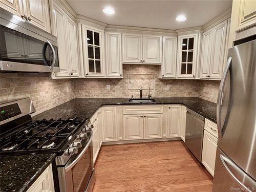 1160 Savoy Dr, Huntingtn Sta, NY, 11747-5293 | Card Image