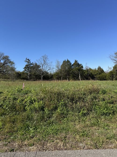 1547 E Stewarts Ln, Nashville, TN, 37218-2507 | Card Image