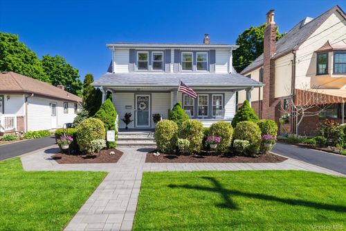 43 Nassau Blvd, Malverne, NY, 11565-2317 | Card Image