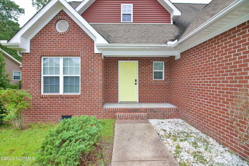 129 Lori Ln, Aberdeen, NC, 28315-2757 | Card Image