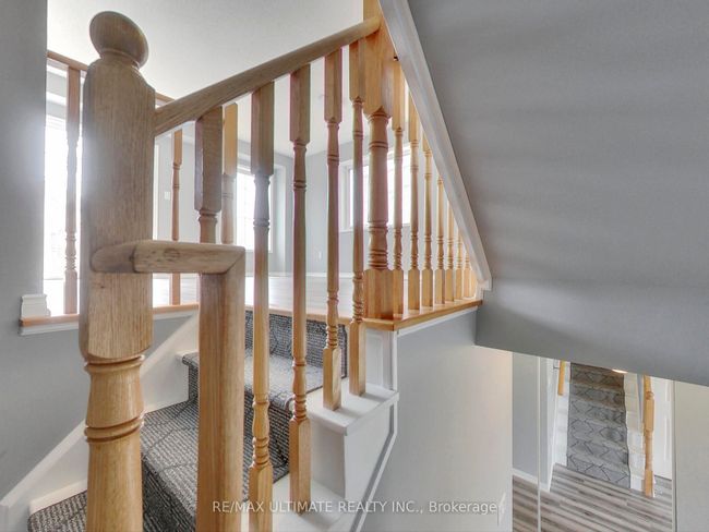 487 Rossland Rd E, House attached with 3 bedrooms, 3 bathrooms and 1 parking in Ajax ON | Image 8