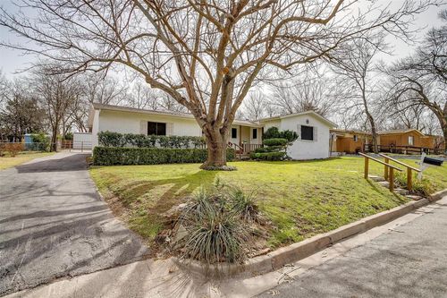 302 Case St, Weatherford, TX, 76086-2910 | Card Image