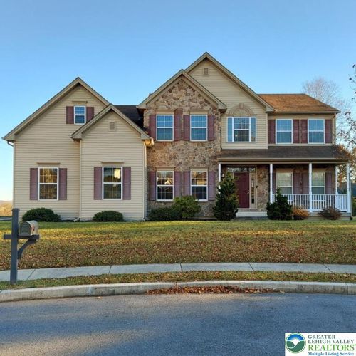 4704 Reston Dr, Easton, PA, 18040-6757 | Card Image