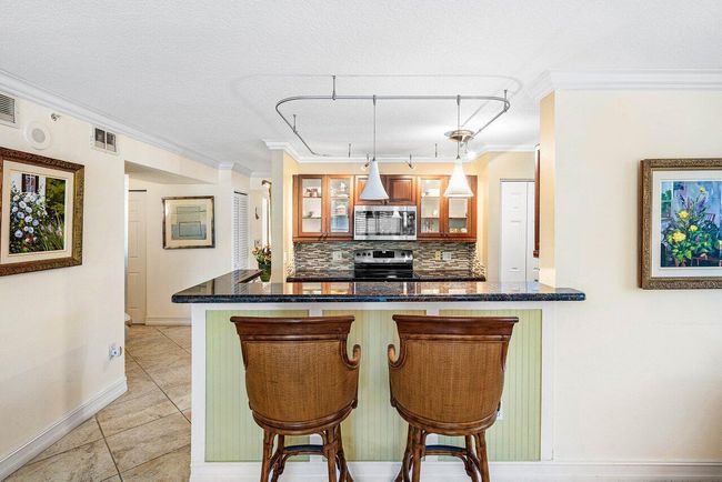 APT-201 - 3606 S Ocean Blvd, Condo with 3 bedrooms, 2 bathrooms and null parking in Highland Beach FL | Image 7