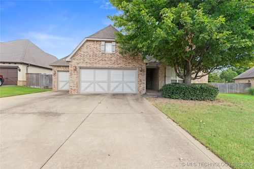 10905 S 77th East Pl, Tulsa, OK, 74133-4873 | Card Image