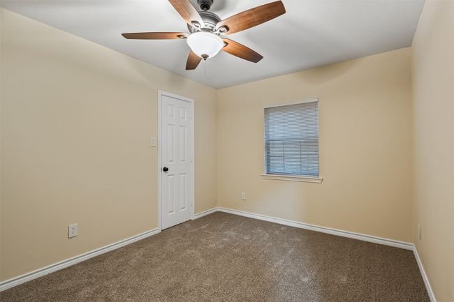 411 Raton Pass, House other with 3 bedrooms, 2 bathrooms and null parking in Holly Lake Ranch TX | Image 13